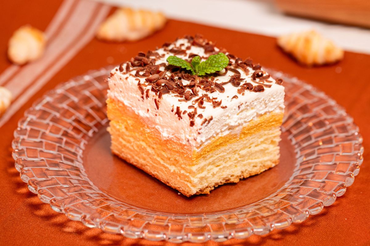 W dzieciństwie na pewno piłeś ten napój. Teraz zrobisz z nim przepyszne ciasto warstwowe