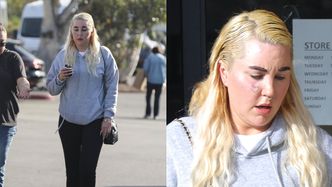 Amanda Bynes włóczy się po ulicach Los Angeles i popala elektronicznego papierosa