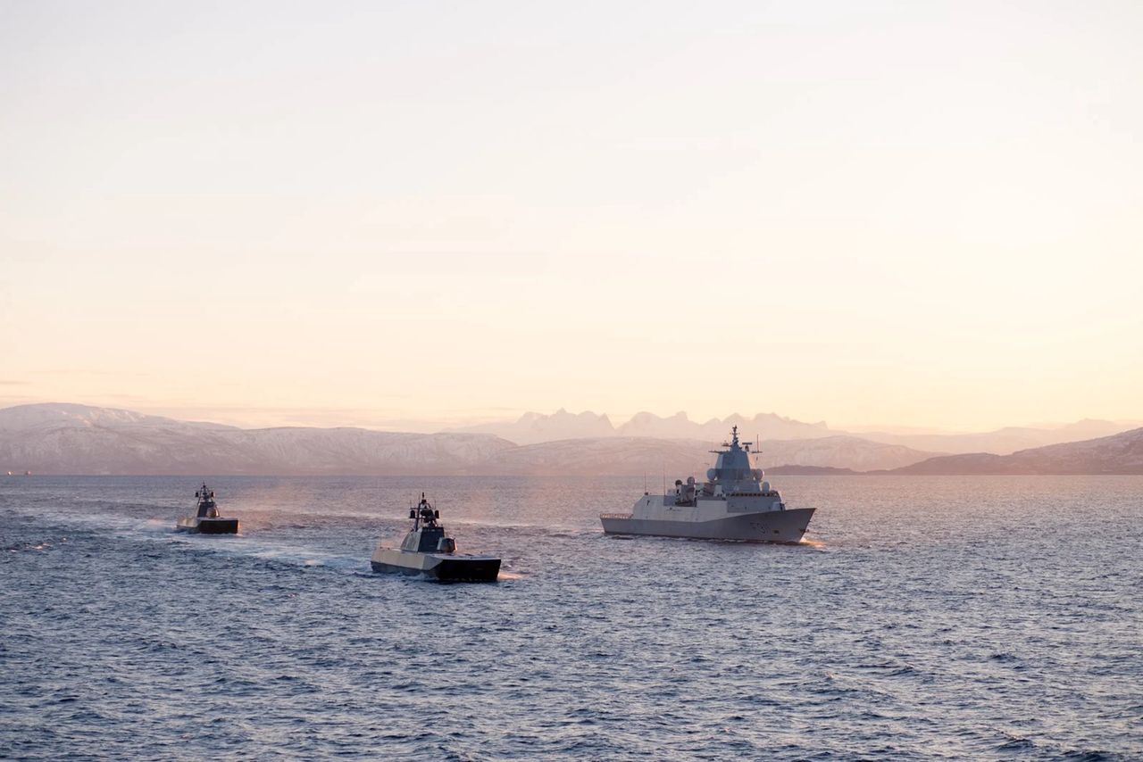 A frigate and two small corvettes of the Norwegian Navy