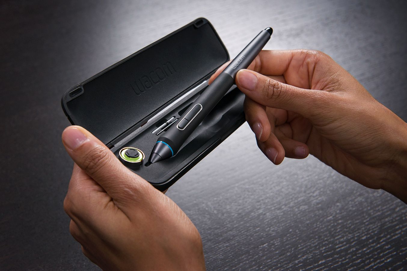 Wacom Cintiq 13 - waga piórkowa obsługiwana piórkiem [pierwsze wrażenia] 3