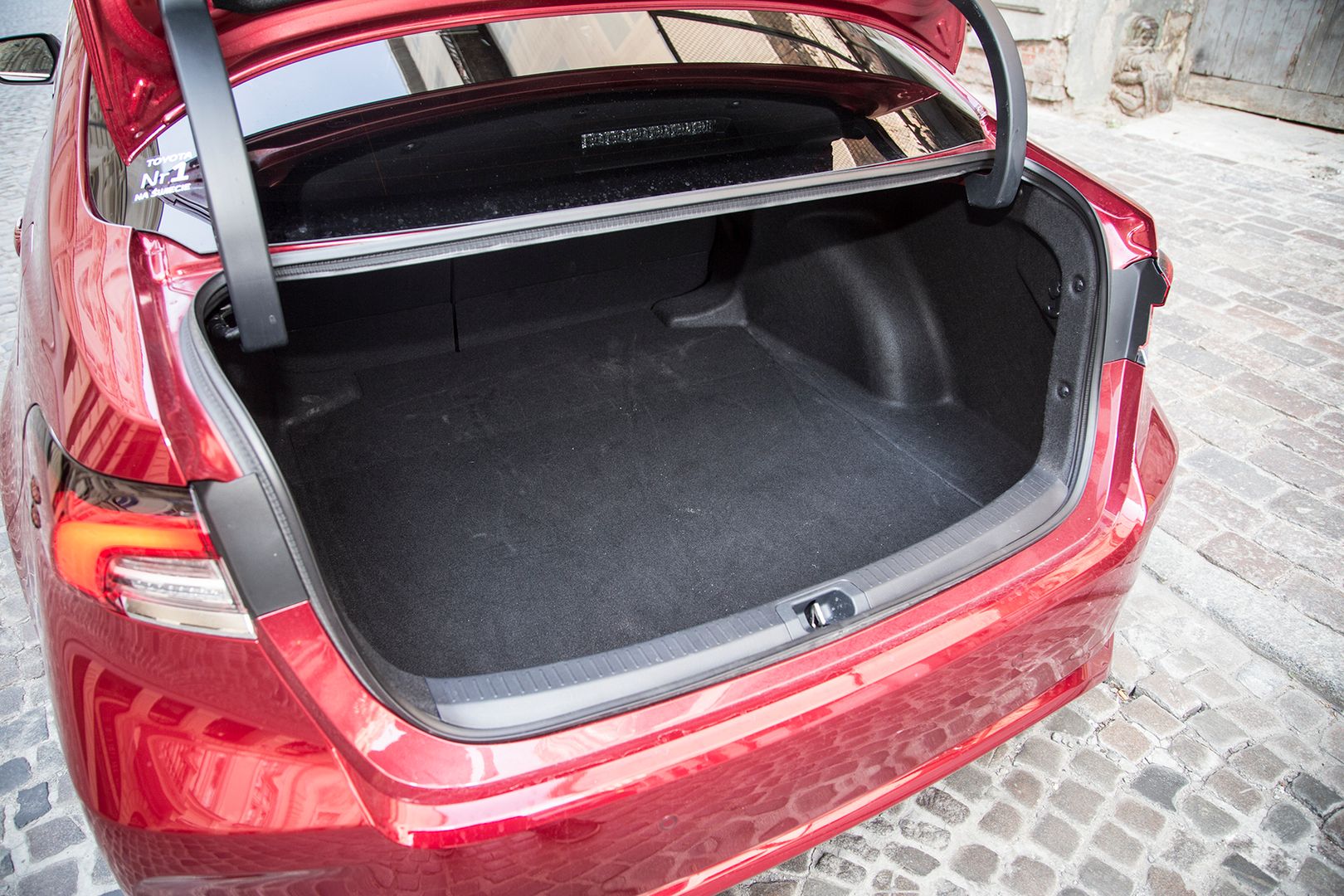 Toyota Corolla sedan 1.8 Hybrid (2019) (fot. Mateusz Żuchowski)