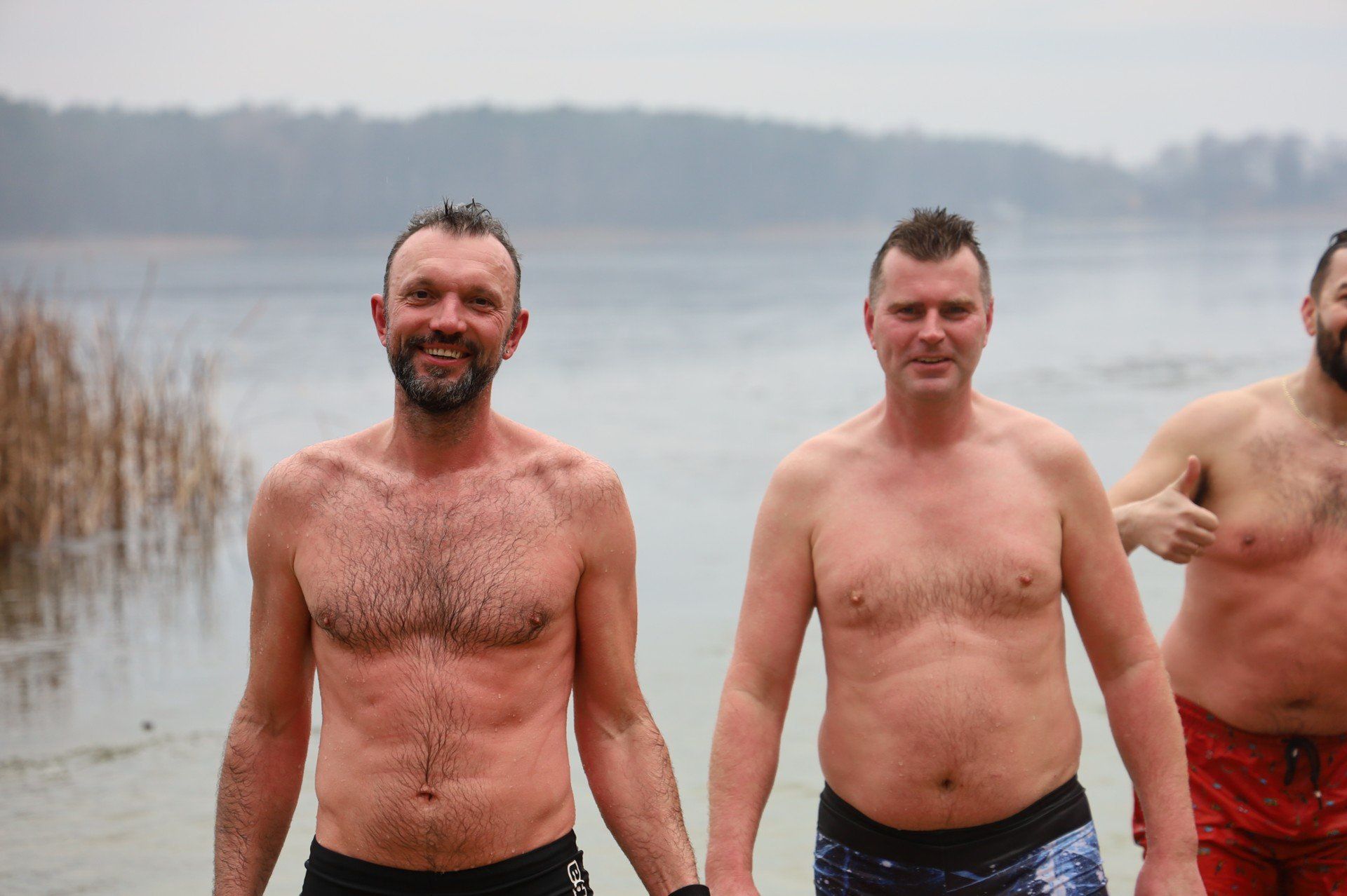 Plaża w Kuźnicy Zbąskiej od lat jest miejscem spotkań lokalnych miłośników morsowania. Tegoroczny sezon wystartuje już w niedzielę, 26 października