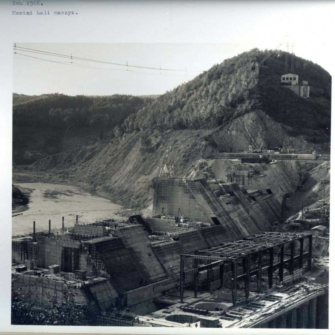 Solina: Chałupy burzono spychaczami, wsie zalano. Tak powstała słynna polska zapora