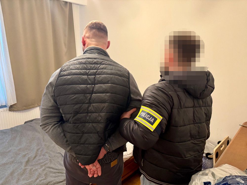 Uderzenie w narkobiznes. Lider kibolskiej bojówki zatrzymany przez stołecznych policjantów