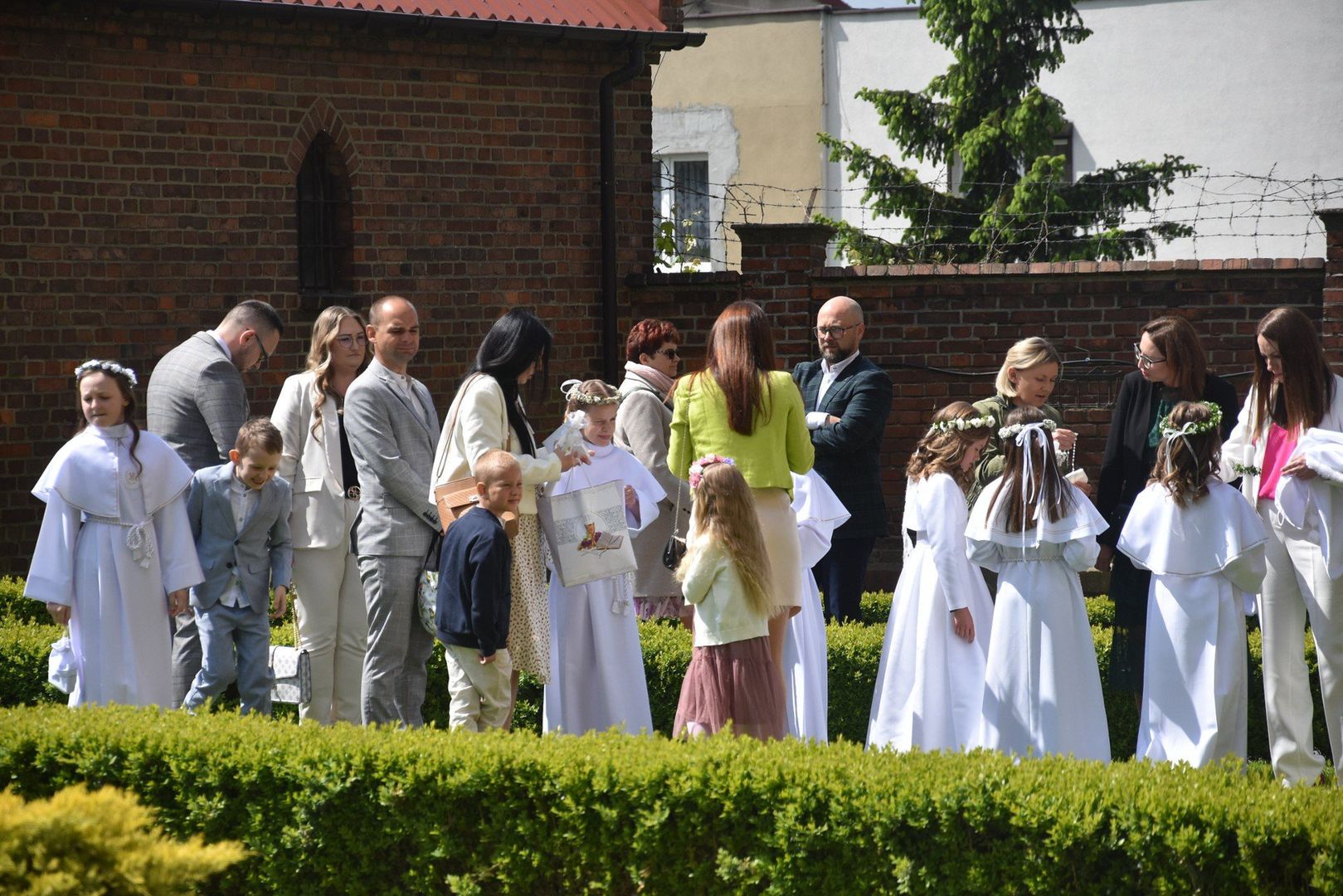 Ten dzień na długo pozostanie w pamięci dzieci pierwszokomunijnych ze śremskiej Fary.
