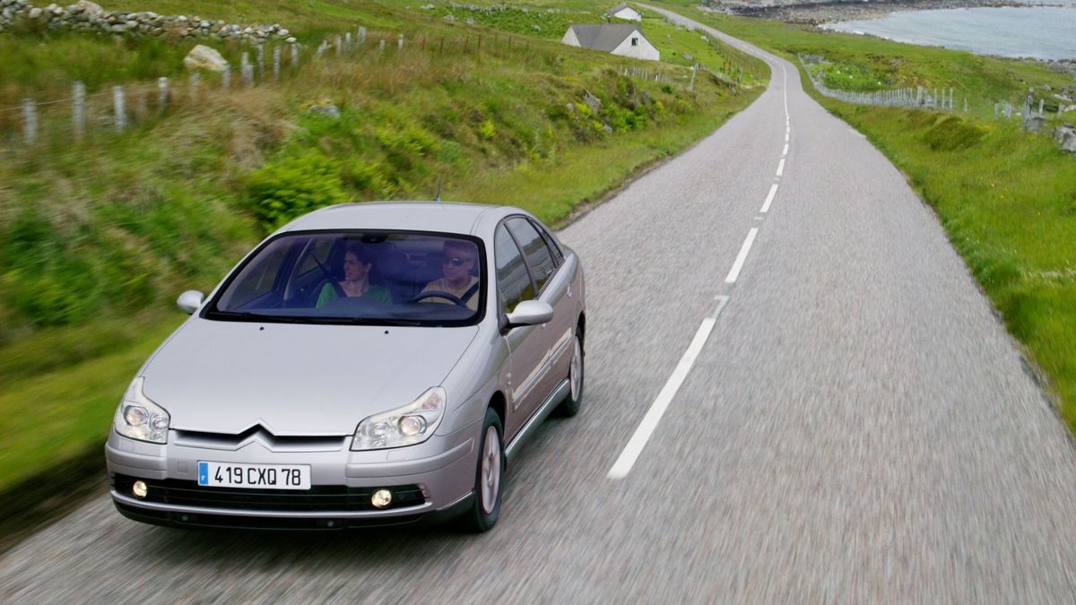Citroen C5 kusi ceną, ale odstrasza potencjalnie wysokimi kosztami napraw.