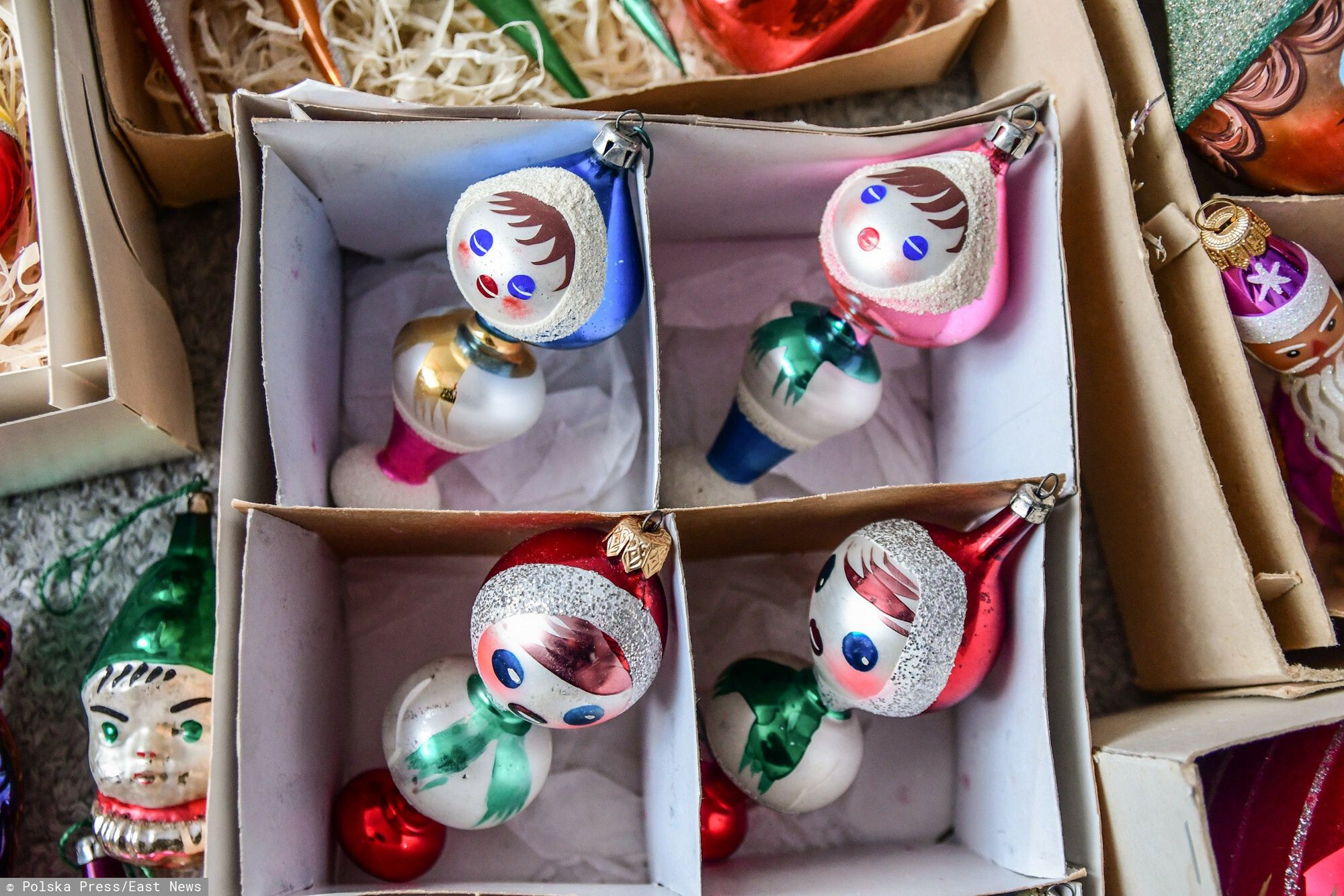 Kolekcjoner bombek z czas�w PRL19.10.2021 BYDGOSZCZ  MACIEJ FALOWSKI I JEGO BOMBKI Z CZASOW PRL    FOT.DARIUSZ BLOCH/POLSKA PRESS