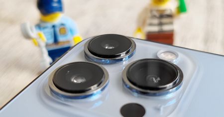 Tryb makro w iPhonie 13 Pro jest super. Szkoda tylko, że Apple nie umie brać przykładu z konkurencji
