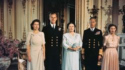 Przez co umierali bliscy królowej Elżbiety II? 