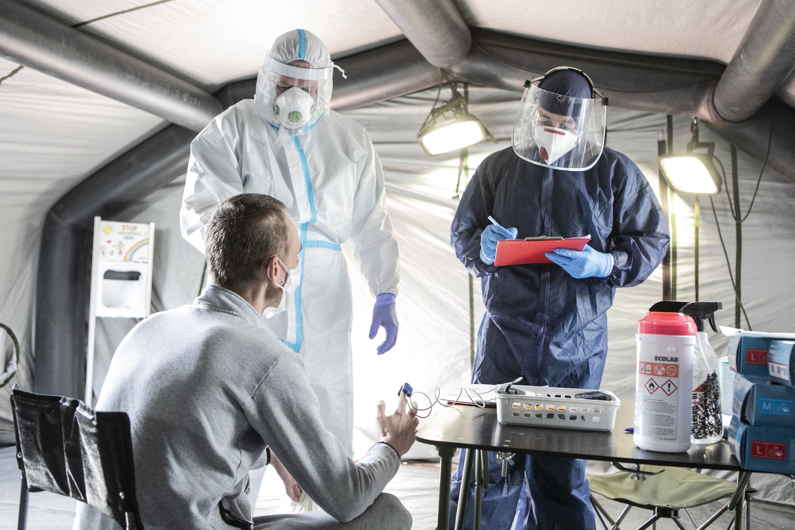 Koronawirus w Polsce. Są nowe dane Ministerstwa Zdrowia. Ponad 1000 zgonów od początku pandemii