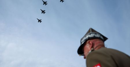 F16 nad Warszawą. Asysta myśliwców