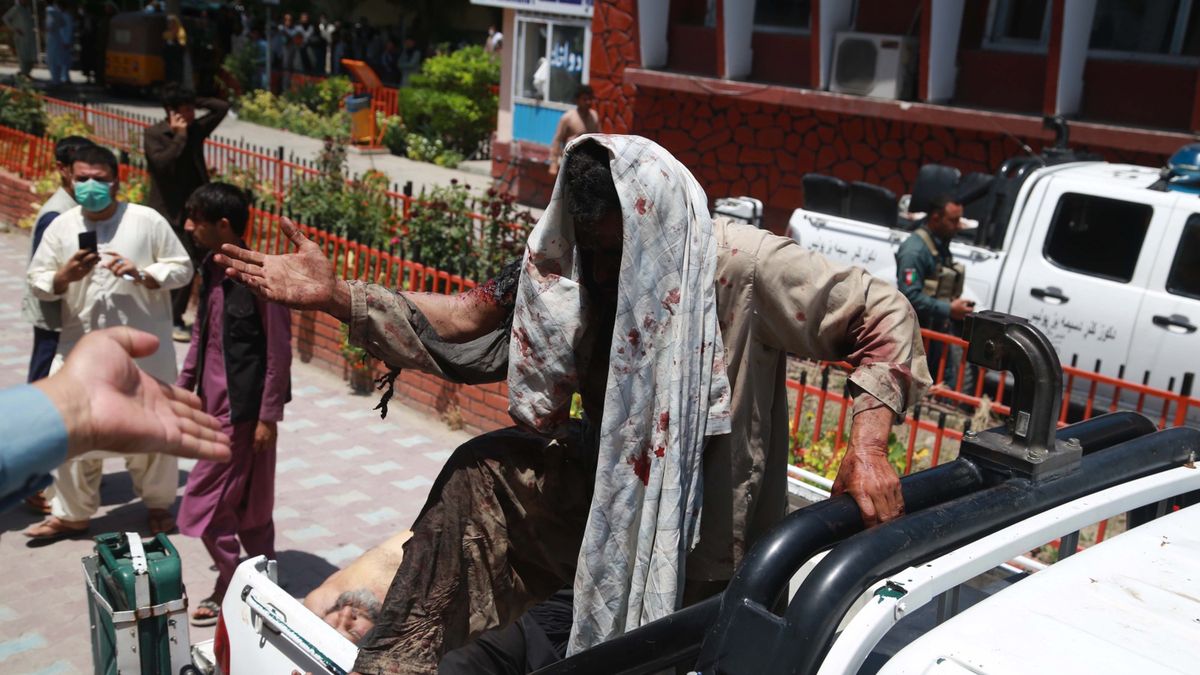 Atak rozpoczął się o 10 rano. Napastnicy wybrali szpital w Kabulu