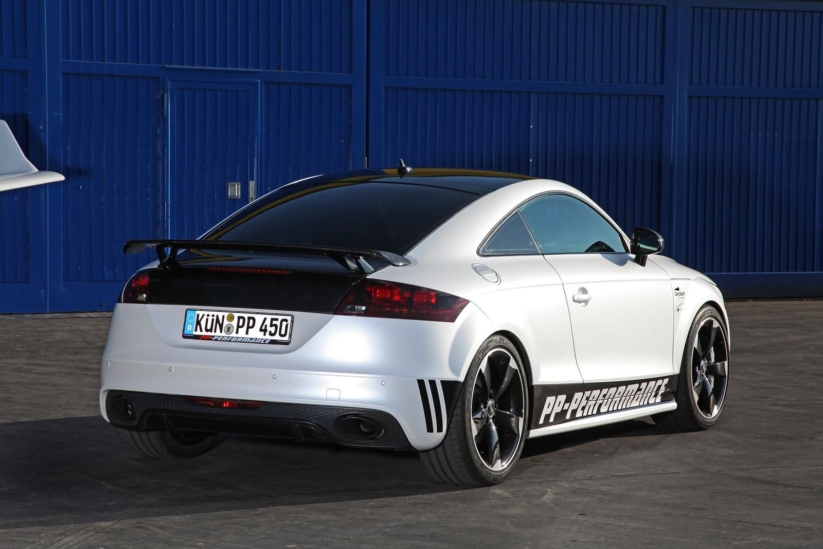Audi TT RS Black & White Edition