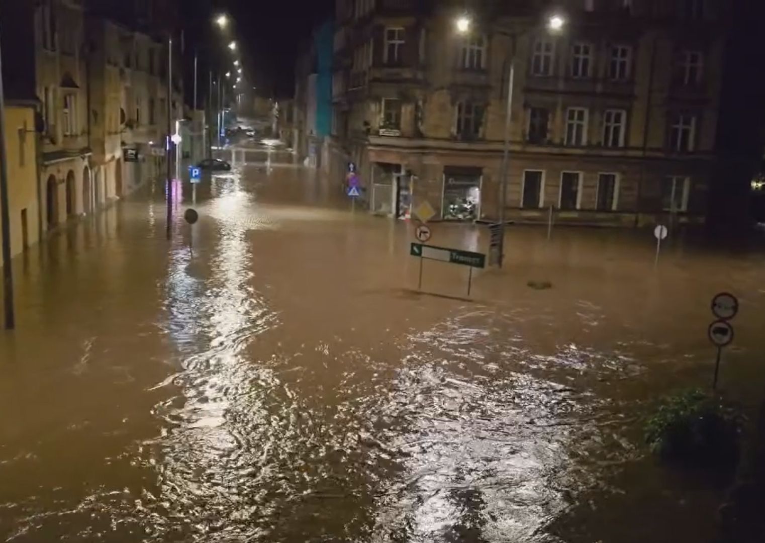 Kłodzko pod wodą. Rekord stanu wód z 1997 roku pobity