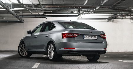 Nowa Škoda Superb 1.4 TSI Style - zdjęcia