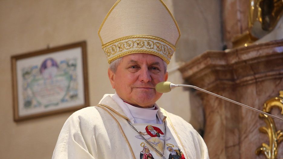 "Zabawa w chowanego". Biskup Edward Janiak wziął udział w mszy św. w Narodowym Sanktuarium św. Józefa w Kaliszu