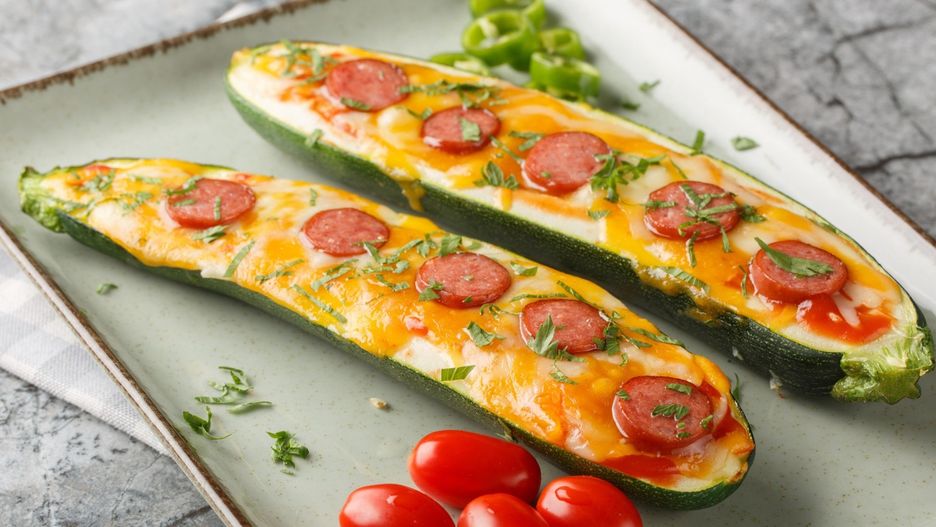 Cukinia faszerowana warzywami i mozzarellą