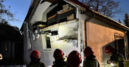 Wybuch szamba pod Krakowem. Zniszczony dom, poszkodowany mężczyzna