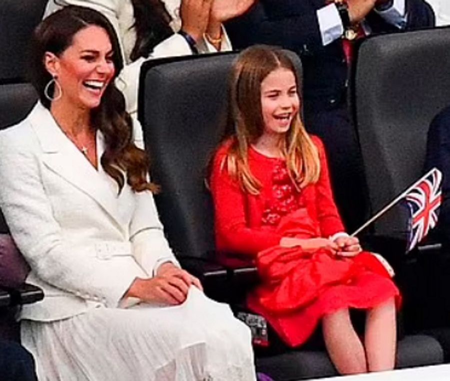 William, Kate i ich dzieci zasiedli w pierwszym rzędzie podczas koncertu z okazji jubileuszu królowej Elżbiety II