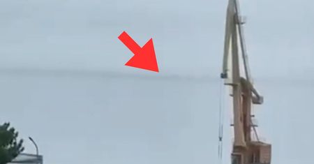 Ostrzeżenia przed tsunami. Na nagraniu widać falę. Niepokój w Rosji