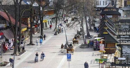 "To nie jest góralszczyzna". Nowy hotel w centrum Zakopanego wzbudza kontrowersje