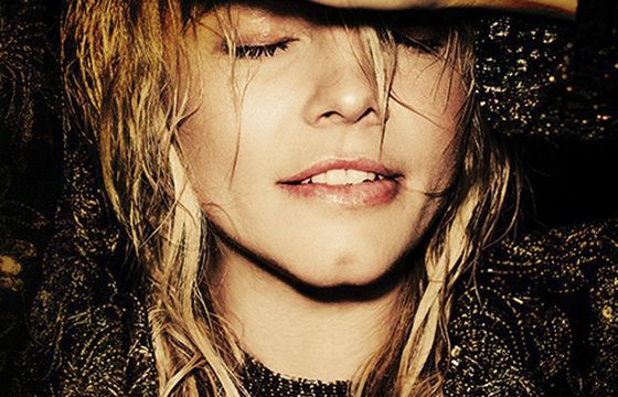 Ania Dąbrowska prezentuje "Nieprawdę" (wideo)