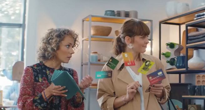 Alior Bank reklamuje Konto Jakże Osobiste z wachlarzem korzyści (wideo)