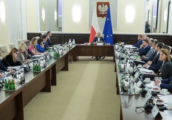 Rząd Tuska w kryzysie. Polacy sceptyczni wobec rekonstrukcji