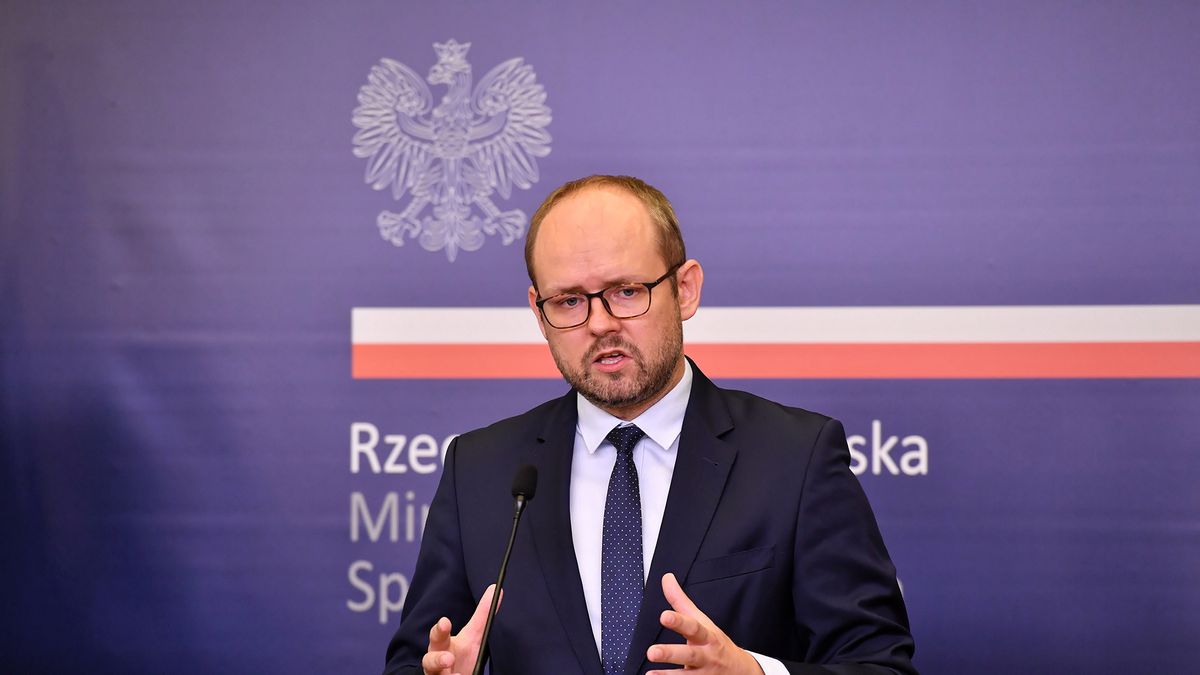 Minister Przydacz wyjaśnia, dlaczego media nie mogą robić zdjęć na granicy 1