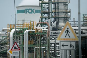 Shell i polski Unimot bez porozumienia ws. sprzedaży udziałów w rafinerii PCK Schwedt