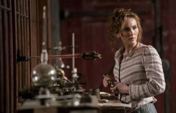 HBO zaprezentuje w kwietniu pierwszą część serialu „Nierealne”, na ekranie Olivia Williams i James Norton