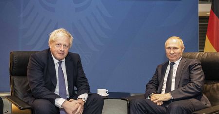 "Negocjacje z krokodylem". Johnson o rozmowach z Putinem