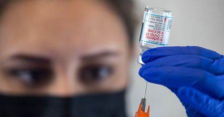 Cała sekwencja mRNA szczepionek Moderna na Githubie. Umieścili ją naukowcy