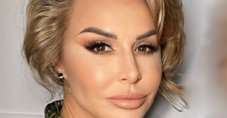 Blanka Lipińska prezentuje swoją twarz BEZ FILTRÓW I MAKIJAŻU: "Dobrze się błyszczę, glow jest" (FOTO)