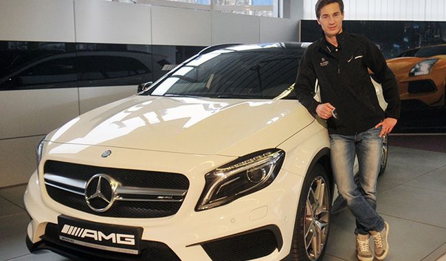Kamil Stoch ma nowe auto. To Mercedes GLA45 AMG