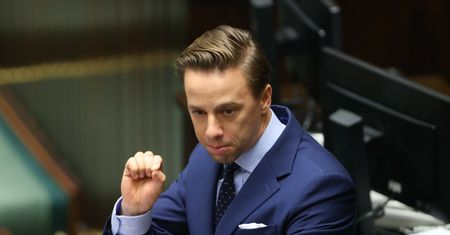 Konfederacja z banem na Facebooku. Nieoczekiwana pomoc od rządu