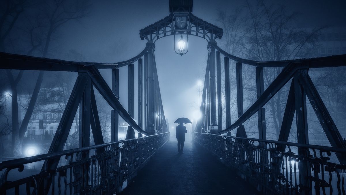 Sfotografowałem mgłę, która spowiła Opole. Miasto wygląda jak z filmu noir 1
