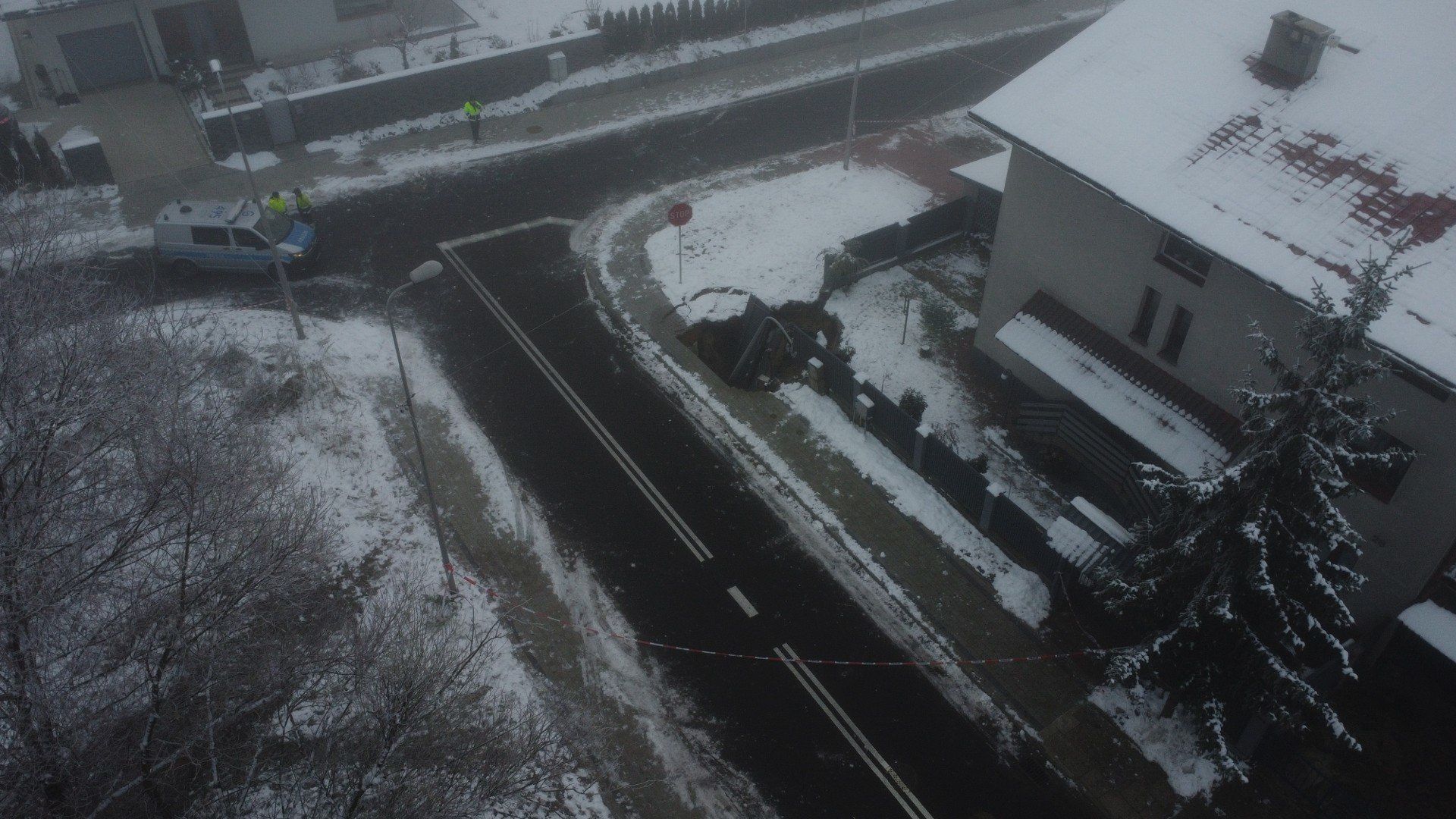Mieszkańcy Olkusza w szoku. Zapadlisko pojawiło się tuż przy domu