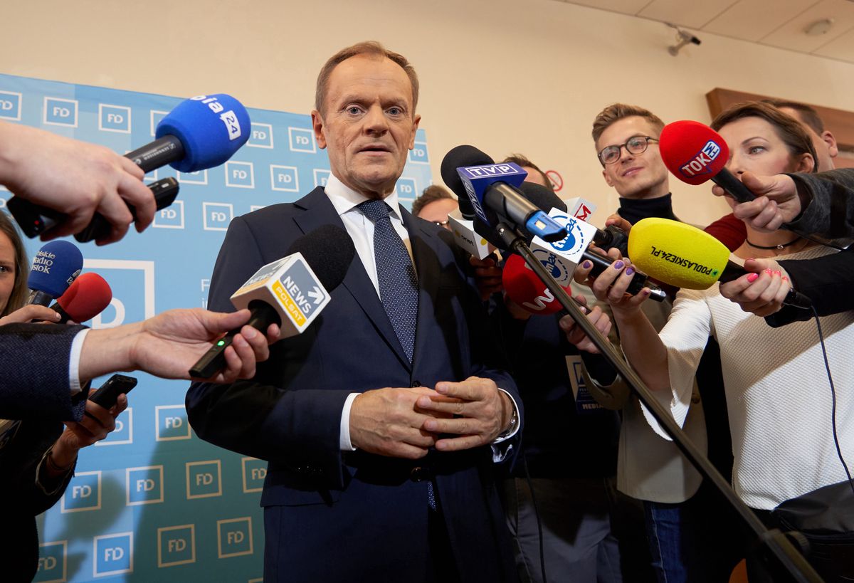 Koronawirus. Wybory 2020 r. Donald Tusk na Twitterze pisze o III Rzeszy i historii NSDAP