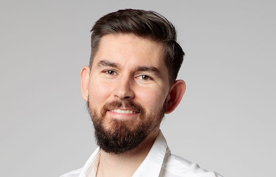 Michał Piwowarczyk account directorem w Plej