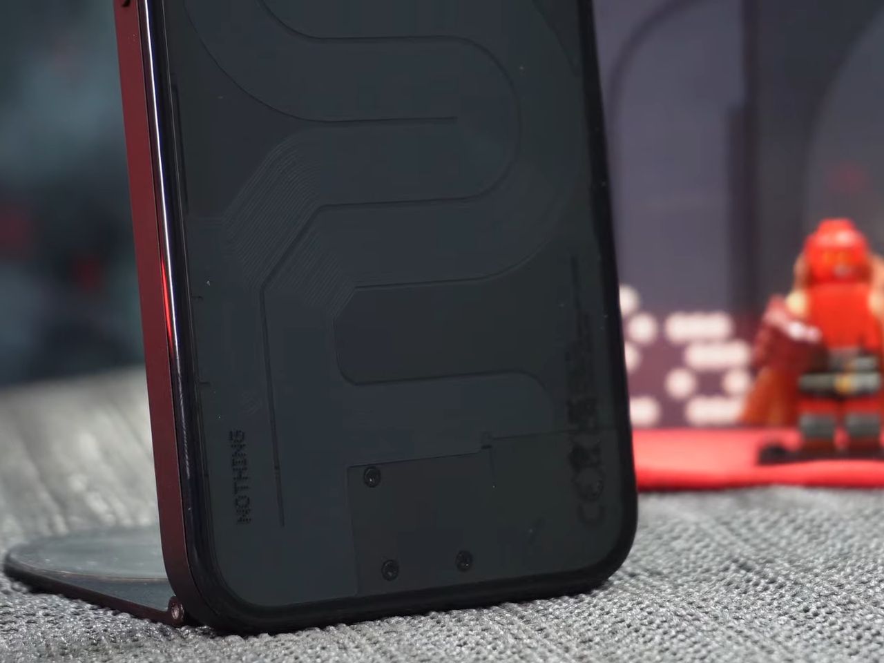 Nothing Phone (2a) - liternictwo też jest elementem ozdobnym