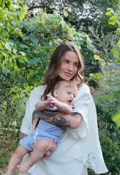 Karolina Gilon z synem