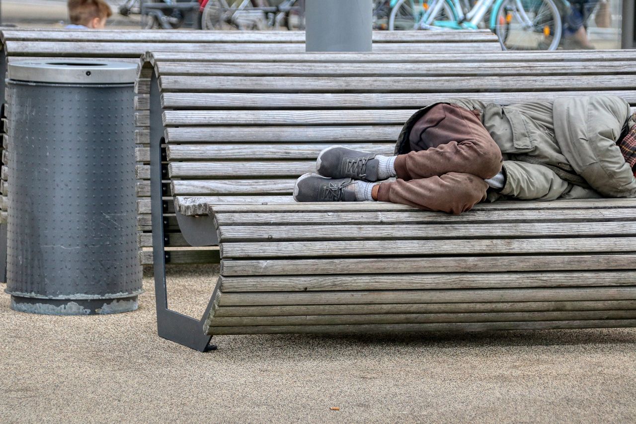 Bezdomność to duży problem w wielu miastach 
