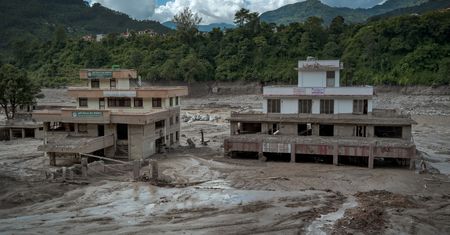 Tragiczny bilans powodzi w Nepalu. Wiadomo, ilu Polaków tam przebywa