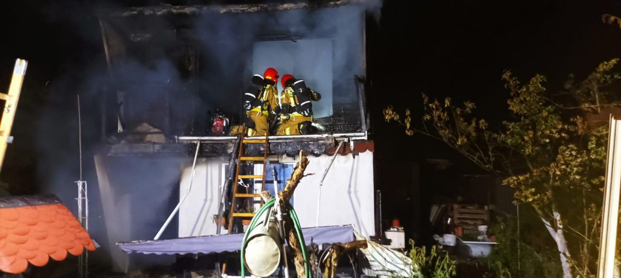 Tragiczny pożar altany w Pyskowicach. Jedna osoba nie żyje