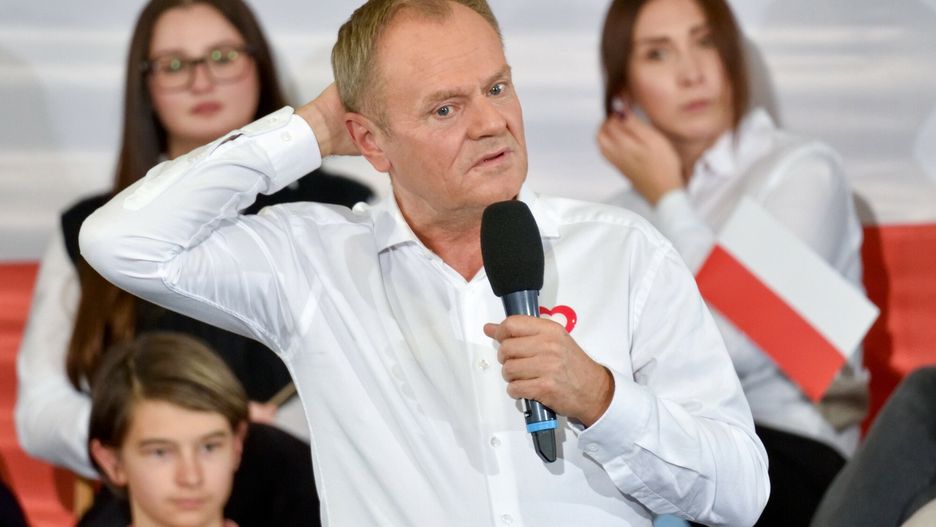 Donald Tusk podczas spotkania z mieszkańcami wrocławskiego Jagodna