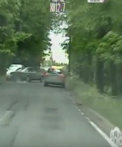 Wjechał na "czołówkę". Kilka razy dachował. Nagranie policji