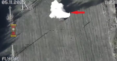 Niesamowite nagranie. Polski dron FlyEye vs Strieła-10