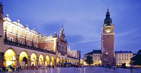Tyle przeciętnie zarabia się w polskich miastach. Granica 10 tys. zł przekroczona