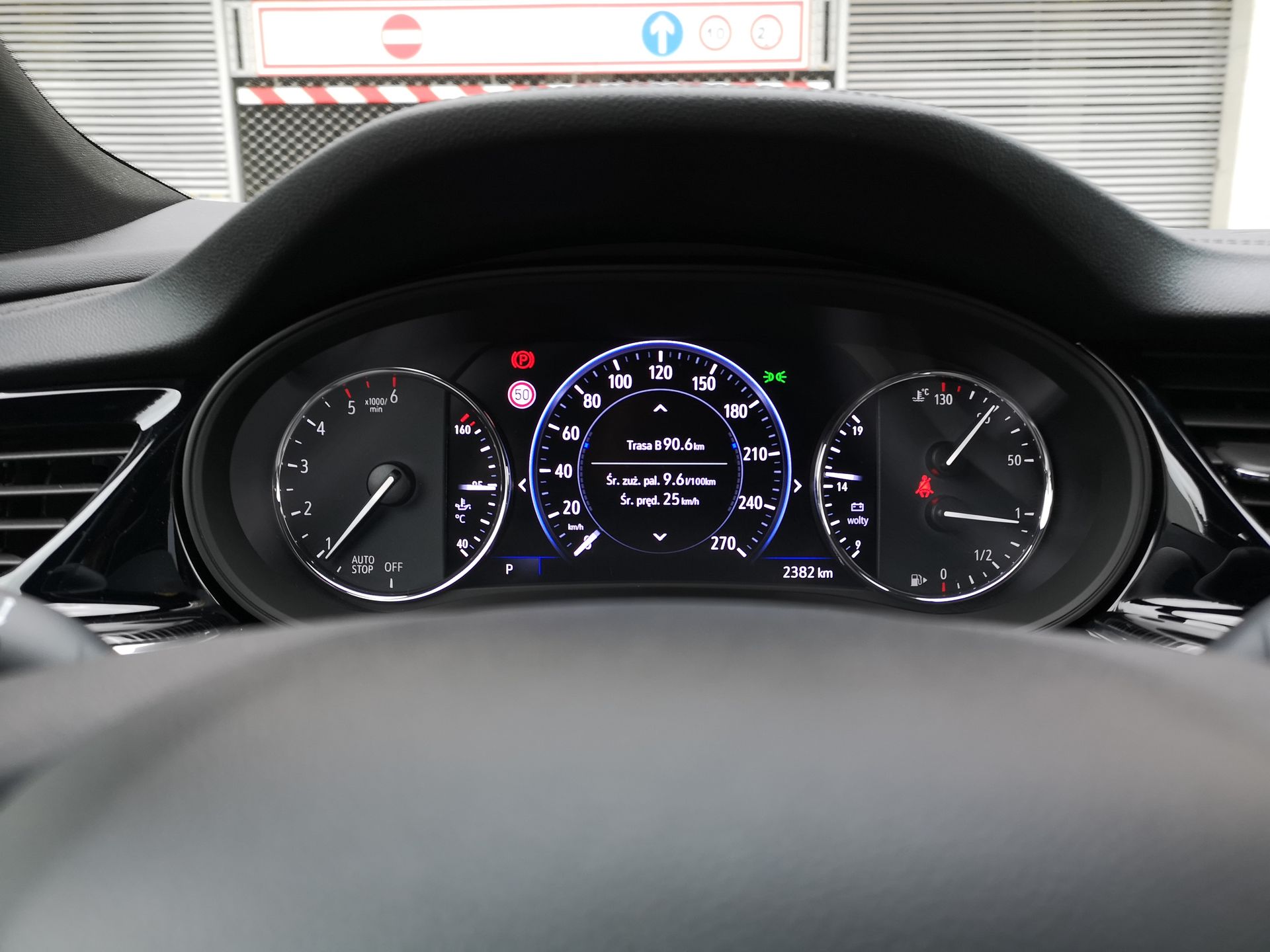 Opel Insignia Sports Tourer: System Multimedia Navi Pro, fabryczne audio i systemy wsparcia kierowcy 18